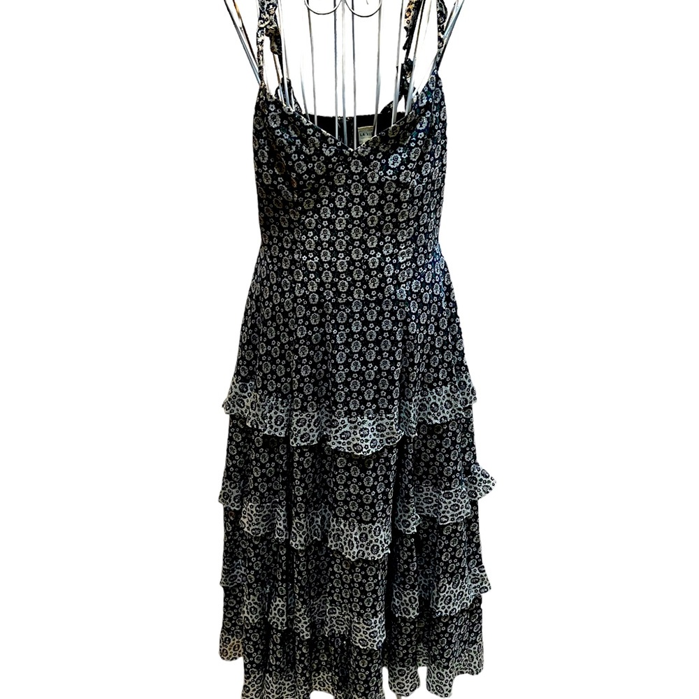 NWOT La Vie sun dress in beautiful blue and metallic material. Size Small